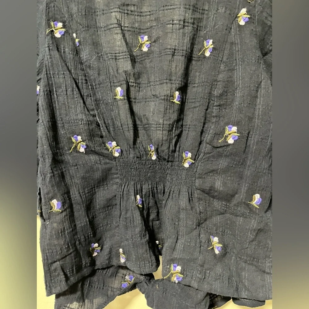 Free People XS Navy Blue Embroidered Wrap Blouse – Cotton, Boho Floral Tie Front - Picture 4 of 13